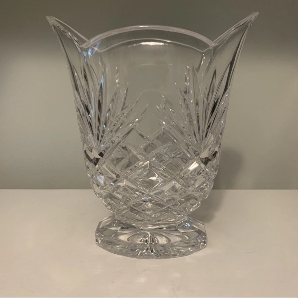 Blown Glass Crystal Vase Hampton Hall by Noritake 6.5” Tall Criss Cross